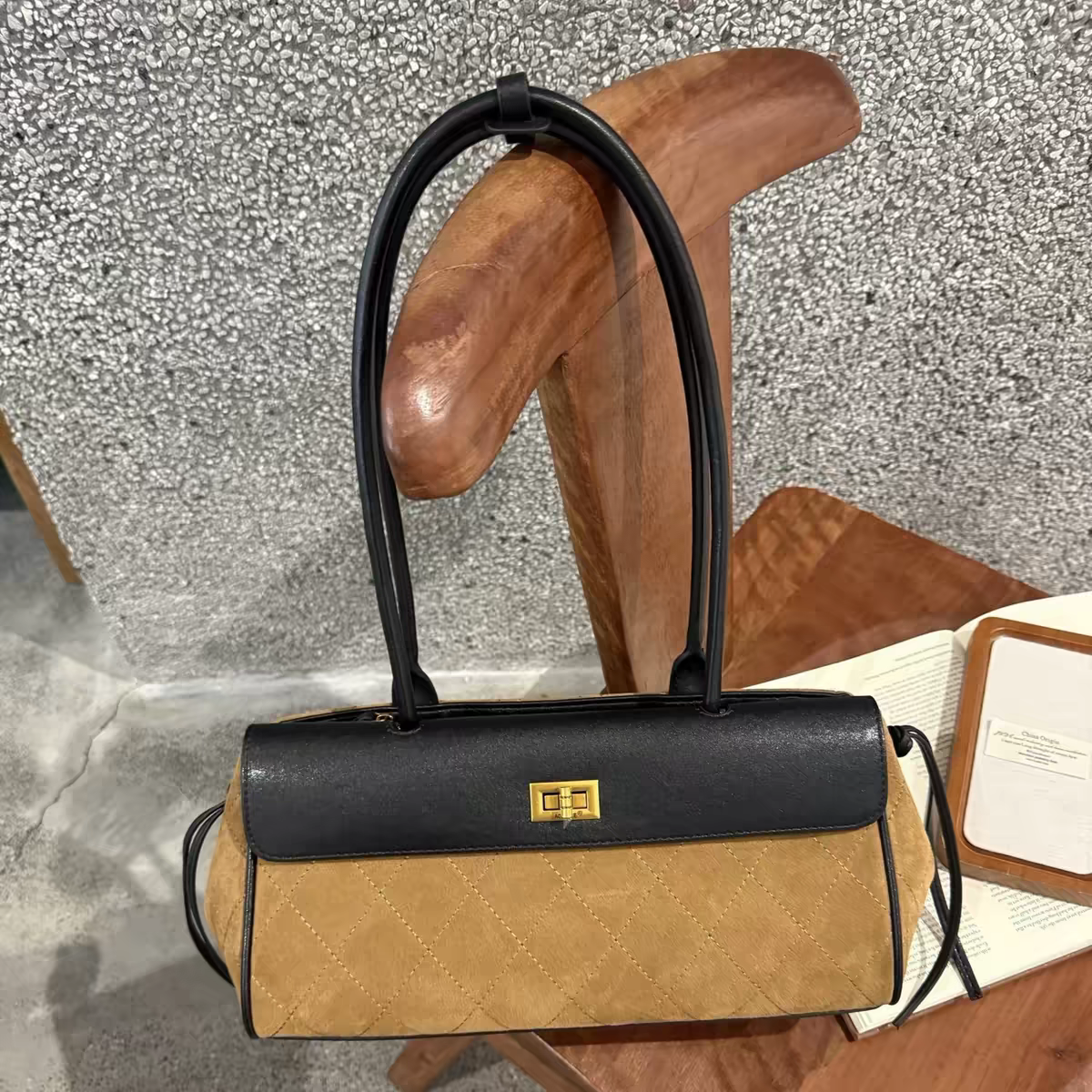 LEATHER HANDBAG
